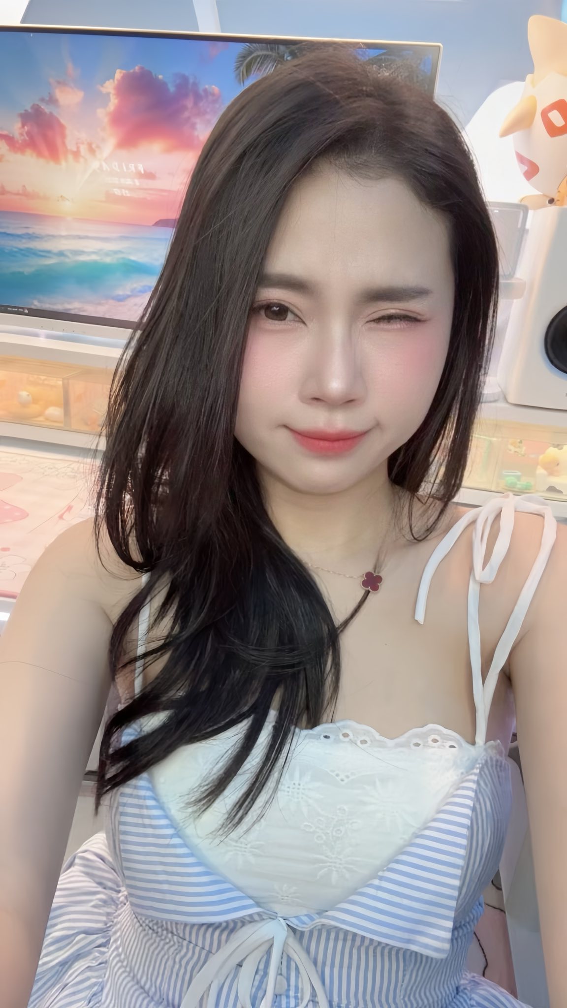 Hot girl showcases luxurious gaming decor, so impressive that everyone is in awe and wants to invest immediately! 4 529833257327962820553638163500950227301063n 17547938931531127508963 1754798894546 1754798894707168078670