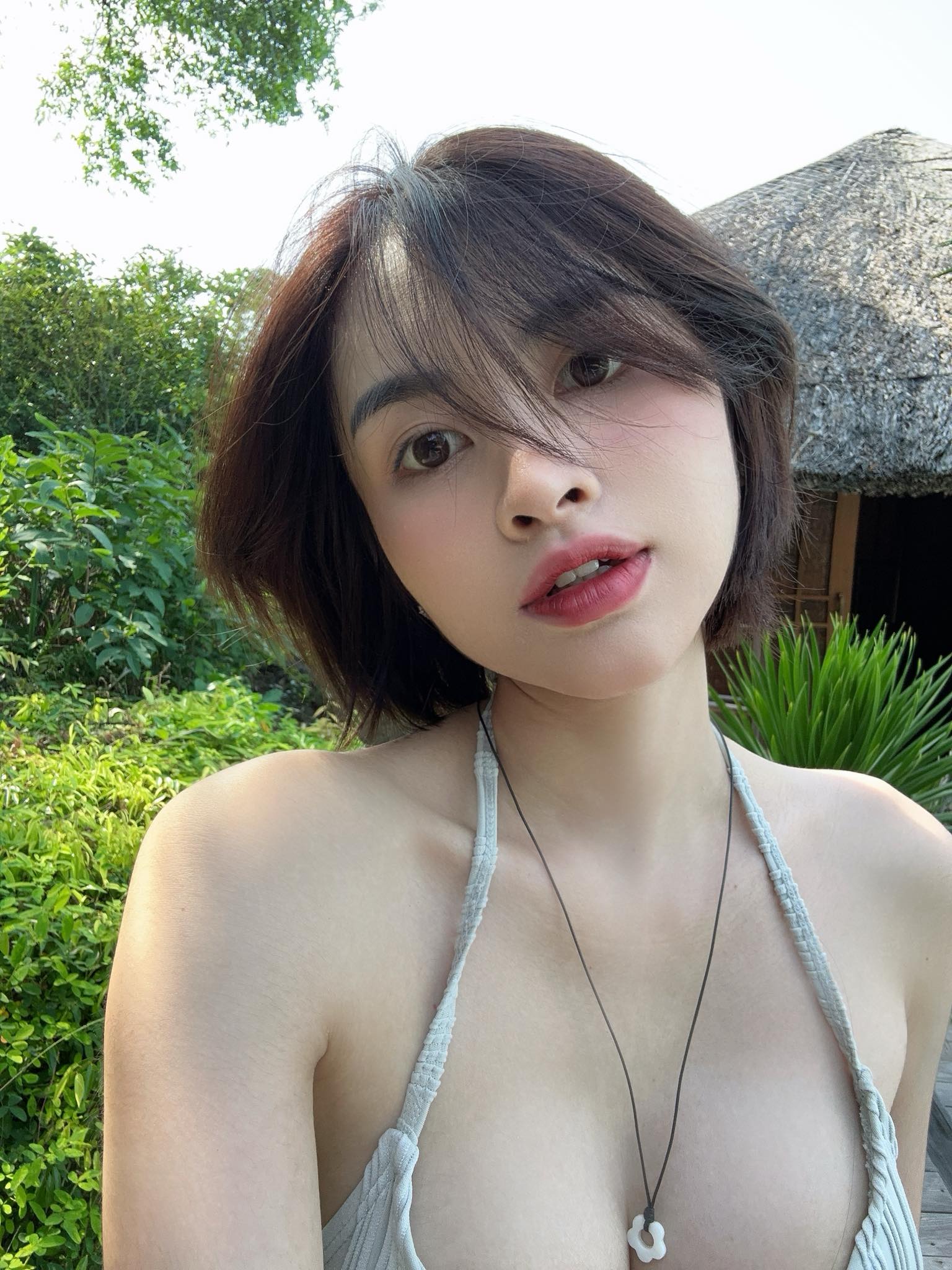 Lai Bâng's Girlfriend Unleashes Sultry Photos, Crowned the Hottest WAGs in Arena of Valor? 1 5325107361221282332908849863158832709597196733n 17553968812751408848718 1755400583563 1755400584345948981881