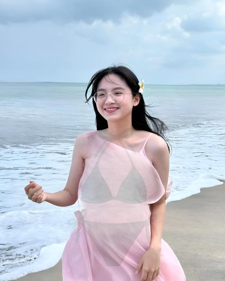 Hà "Mã Tấu" and the Storm of Meme Images: Has the Once-Hot Girl Turned Her Back on Fans? 10 5349364807791087713073346590610758279951726n 17560938397472146774470 1756105124129 17561051243762090365152