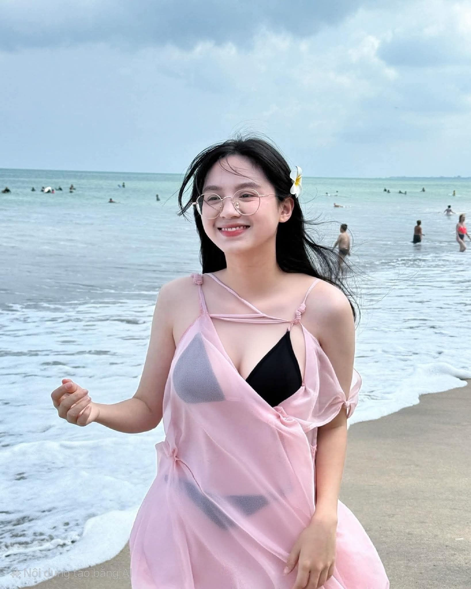Hà "Mã Tấu" and the Storm of Meme Images: Has the Once-Hot Girl Turned Her Back on Fans? 7 5350157701222213244301418955554911449934004993n 17560938397371757229323 1756105121542 17561051218221373475273