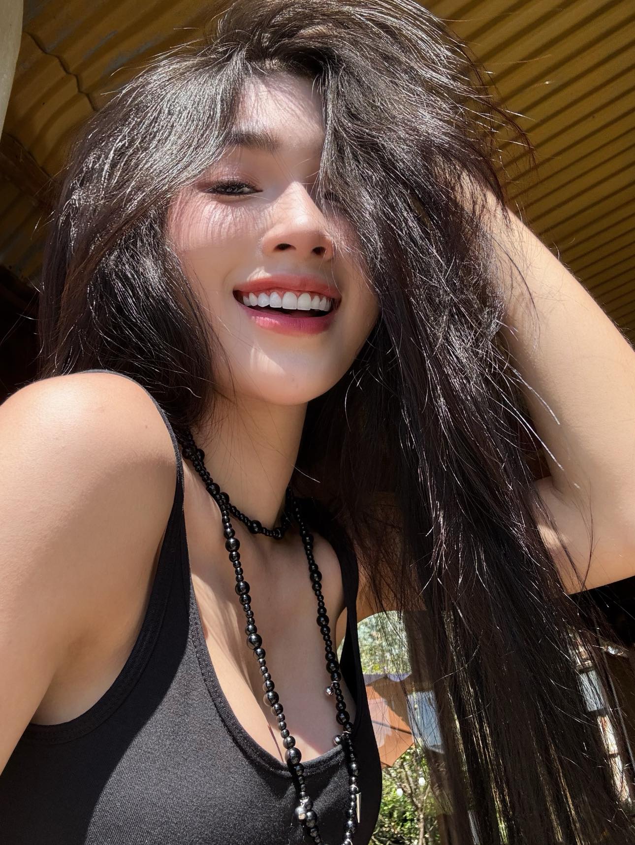 Beautiful hot girl accidentally posts seductive photo, internet community stunned by the century's slip-up 4 53501697013107803204711807293127167971993730n 17561856189611234643114 1756197106321 1756197106570980590216