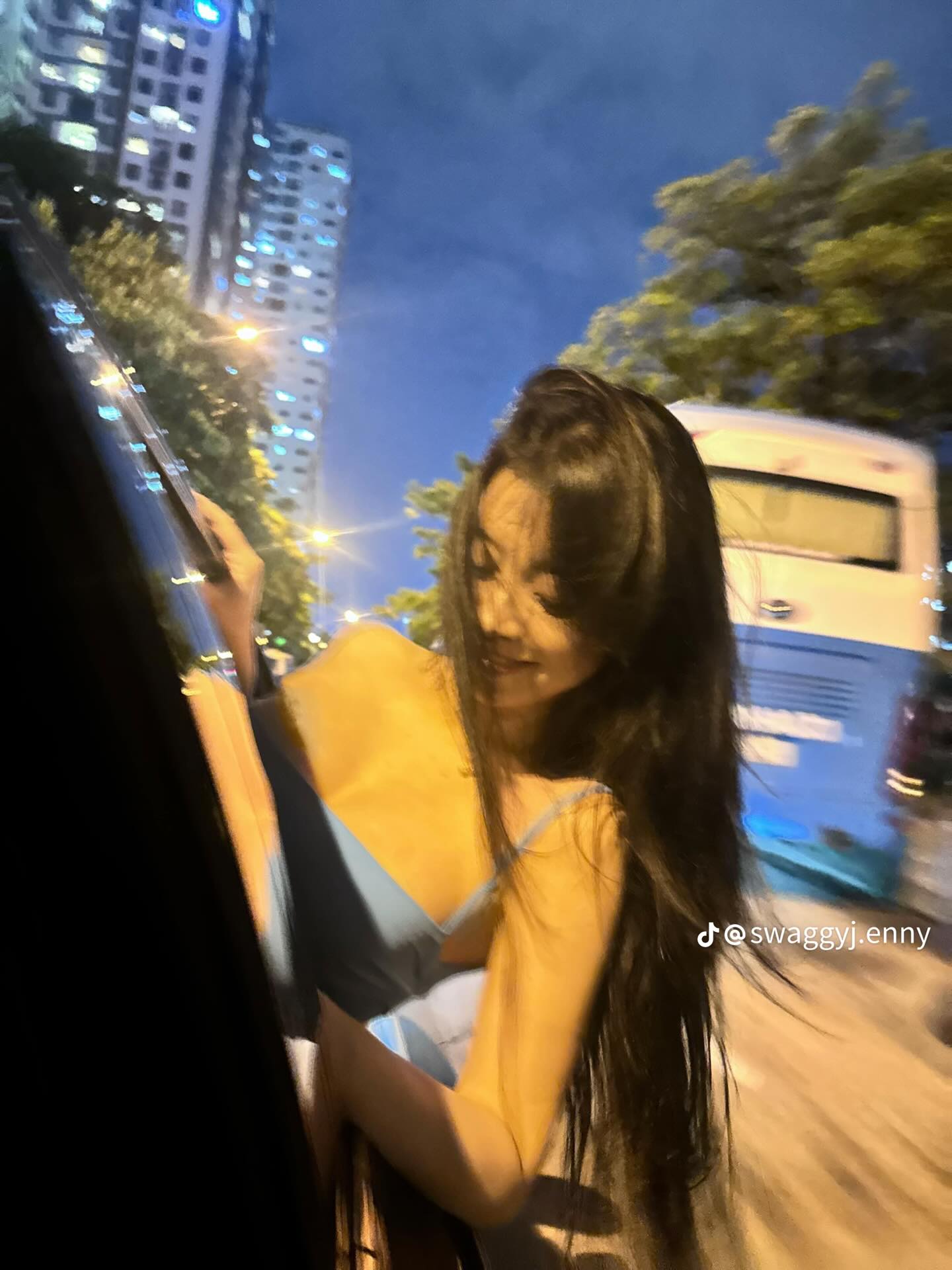 Despite Everything for the 'Insta Life', Gorgeous Girl with 1.4 Million Followers Takes Dangerous Action, Faces 'Report Storm' 5 536424649178662860194369019196210092538547744n 1755919825971325442202 1755935546834 17559355470681594858866