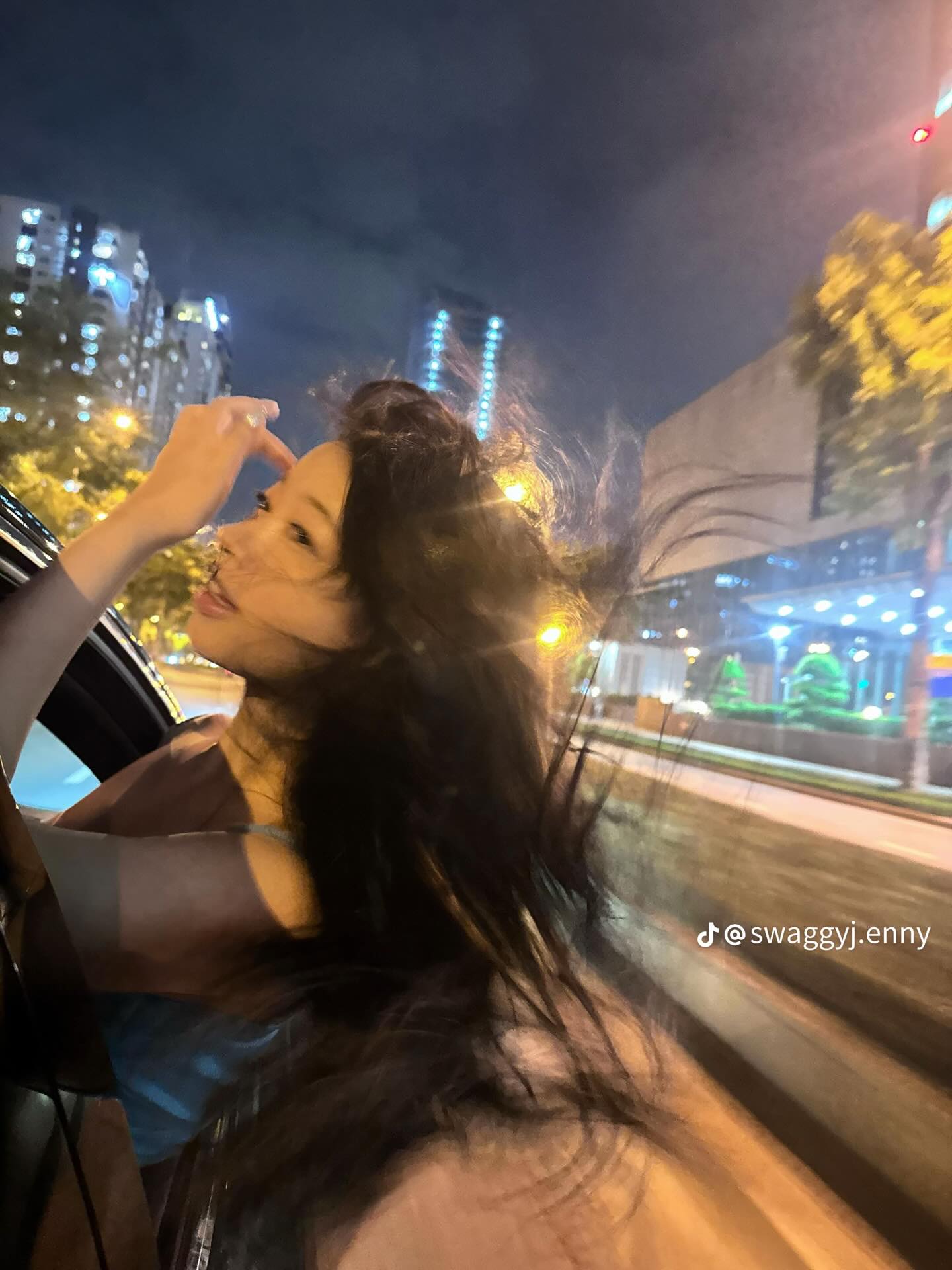 Despite Everything for the 'Insta Life', Gorgeous Girl with 1.4 Million Followers Takes Dangerous Action, Faces 'Report Storm' 2 536934718178662860494369014028660908825020351n 1755919825895432871723 1755935542831 17559355429971544004612