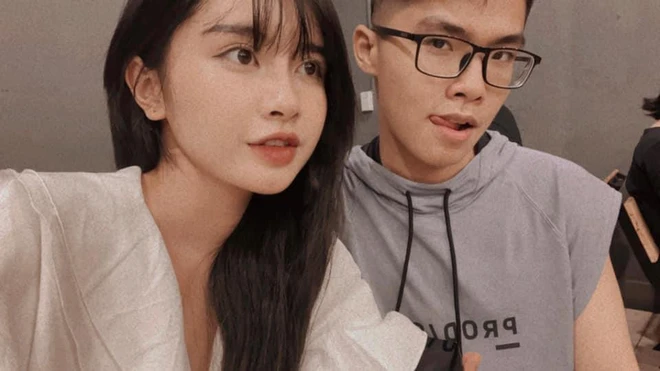 Lai Bâng's Girlfriend Unleashes Sultry Photos, Crowned the Hottest WAGs in Arena of Valor? 7 photo 1718509731707 17185097318631706973469 1755397246886 1755397247213775697347 1755400590612 17554005908581618029700
