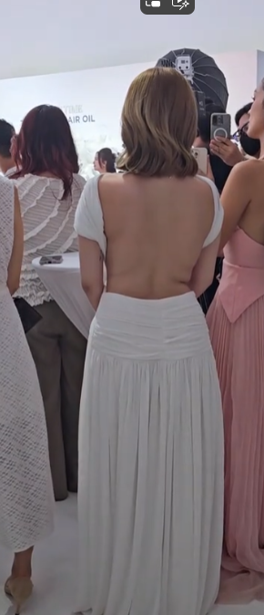 After the Unwanted Photo Moment, Xoài Non Makes a "Comeback" 1 screenshot 2025 07 23 160414 17532614707091918690154 1753264165187 1753264165329662722173 1754454861430 1754454861620926583915 1754464699989 17544647001851782402823