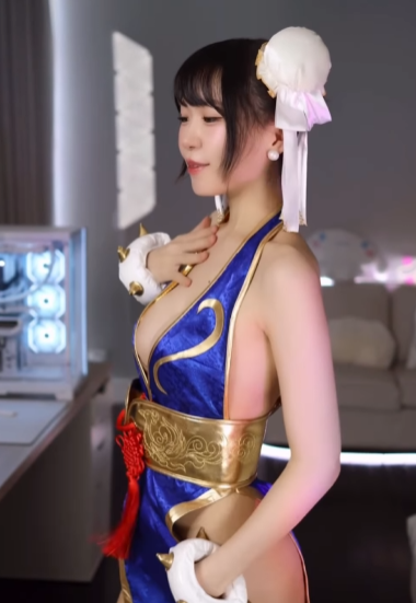 Showcasing the Eye-Catching Chun-Li Cosplay: Can the Female Cosplayer with Hundreds of Thousands of Followers Dethrone Lê Bống in Fans' Hearts? 7 screenshot 2025 08 14 143455 1755156960047155926707 1755158588759 17551585890751314077674