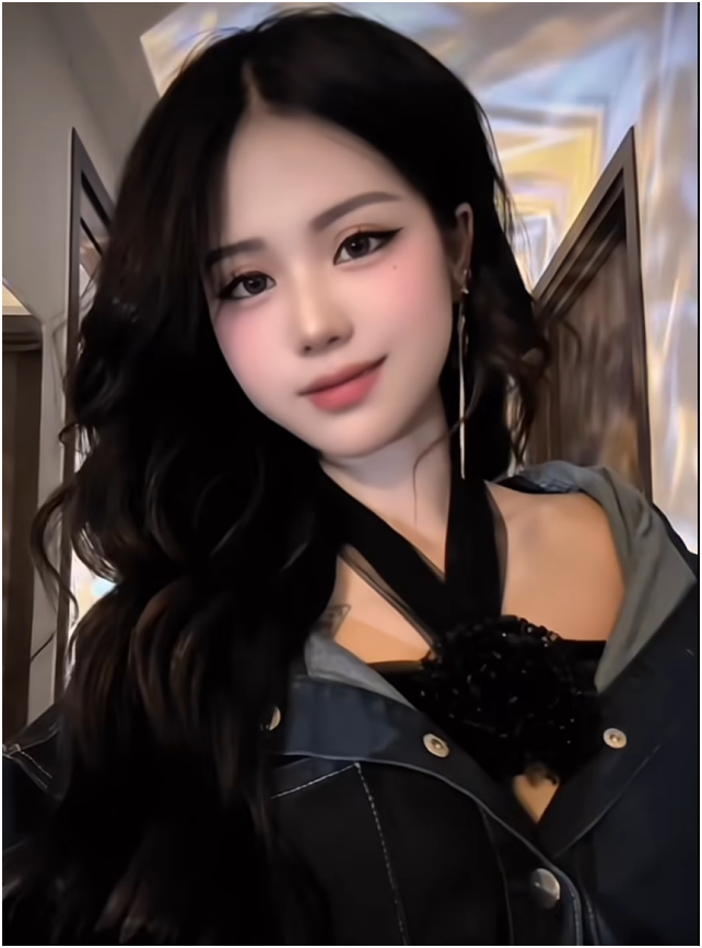 Female Streamer Reacts to Criticism Over Revealing Outfit, Releases Behind-the-Scenes Video to Prove Innocence 2 screenshot 2025 08 16 083732 17553082686411033760204 1755332265228 1755332265423307270888