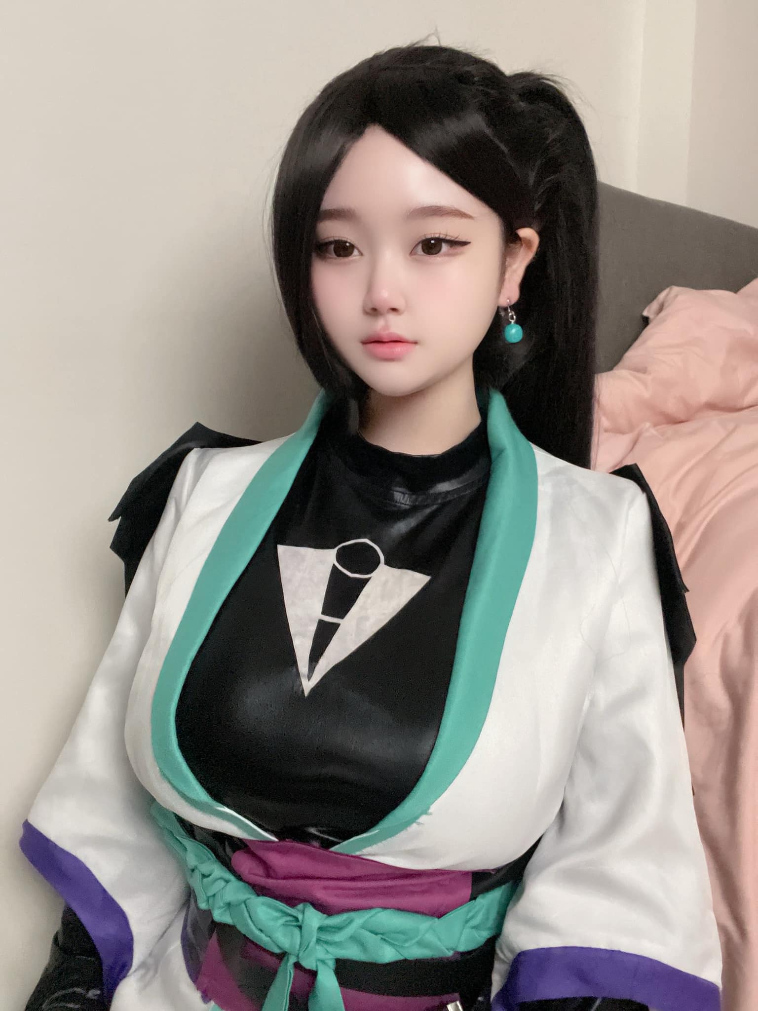 With a Cherubic Face, This Coser Stuns with Bold Cosplay 1 4812982796562219368245973633039411882926966n 175895115228964856138 1759020301330 17590203016332107958448