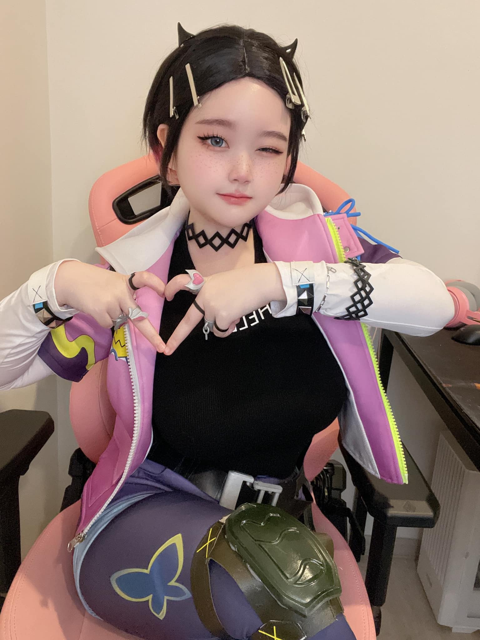 With a Cherubic Face, This Coser Stuns with Bold Cosplay 3 4816618686577211600080084778984899540325412n 1758951152308542190731 1759020304662 17590203048621052357480