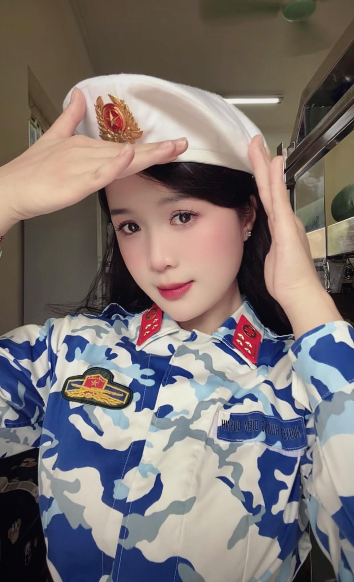 The Introverted Military Girl Who Captivates the Online Community with Her Charisma! 2 53977721631391455029003714610710991656266400n 17568906434451184111170 1756893982722 17568939828491967030878