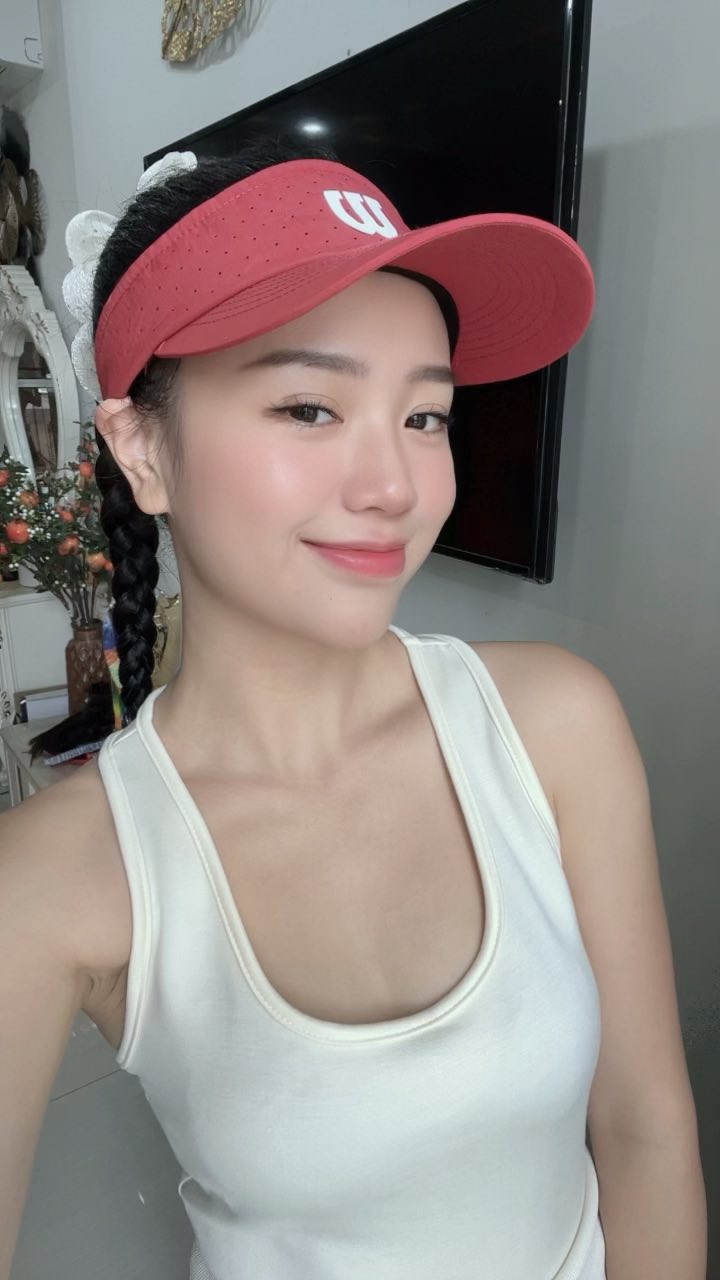Mai Linh Zuto Shows Off Her Natural Look, Fans Are Amazed 11 540899310242779107585565307720259231106659689n 1757564054105163742924 1757576512707 1757576513062650609014