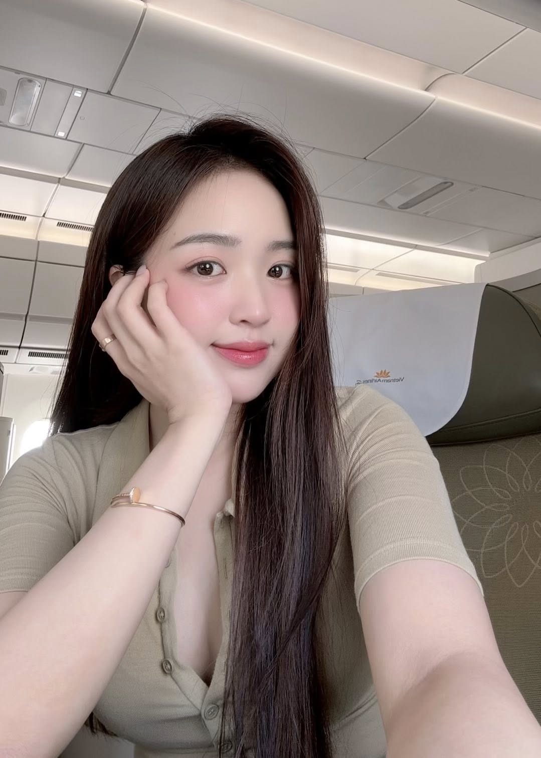 Hot Girl Pickleball Strikes a Pose in a Bikini, Surprising Comments from Male Fans 11 54174576424534127983877963679300752544080062n 1757210614807677574182 1757221033489 17572210337131262453572