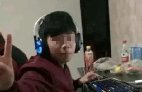 The Gaming Prodigy Who Made Millions at Just 12 Years Old: Did He Regret Dropping Out After 10 Years? 4 6621d6192f7341e5a393a1e30779119f 1757407473547 175740747371579488559 1757408817808 1757408818033567948771