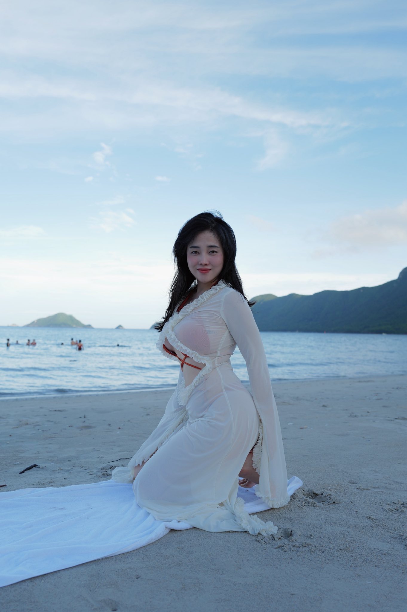TikTok Hot Girl Shows Off Her Figure, Causing Fans to Unite: "Forget It, I'm Just Gonna Love Blindly!" 8 9777309286399166666573215643698n 175173154044287411911 1751782779540 1751782779704484864208 1759026669311 1759026669944673328721 1759033619720 1759033620708928570353