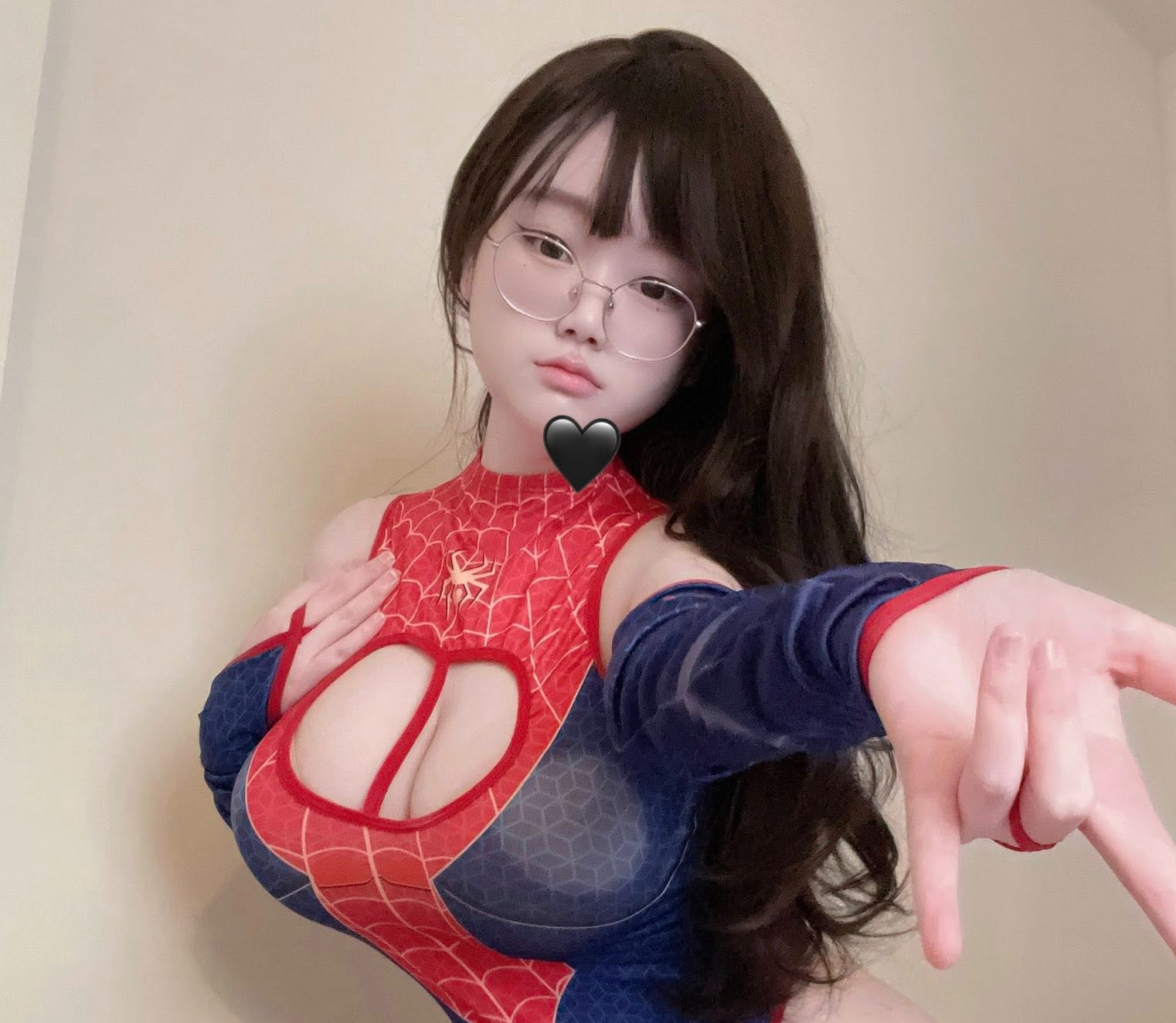 With a Cherubic Face, This Coser Stuns with Bold Cosplay 7 edit 5452013227955318162269411133461356313911686n 17589511990131420138613 1759020309596 17590203099201256986529