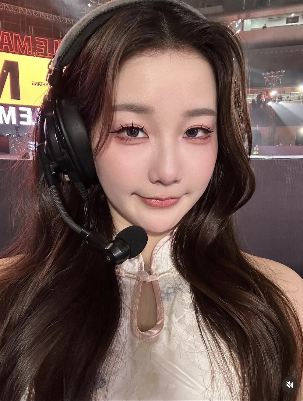 Camera Captures Stunning Hot Girl, Stealing the Spotlight in Co-streamer Corner at LCP 3 img0021 17584256796391358876463 1758439651714 17584396519732102252835