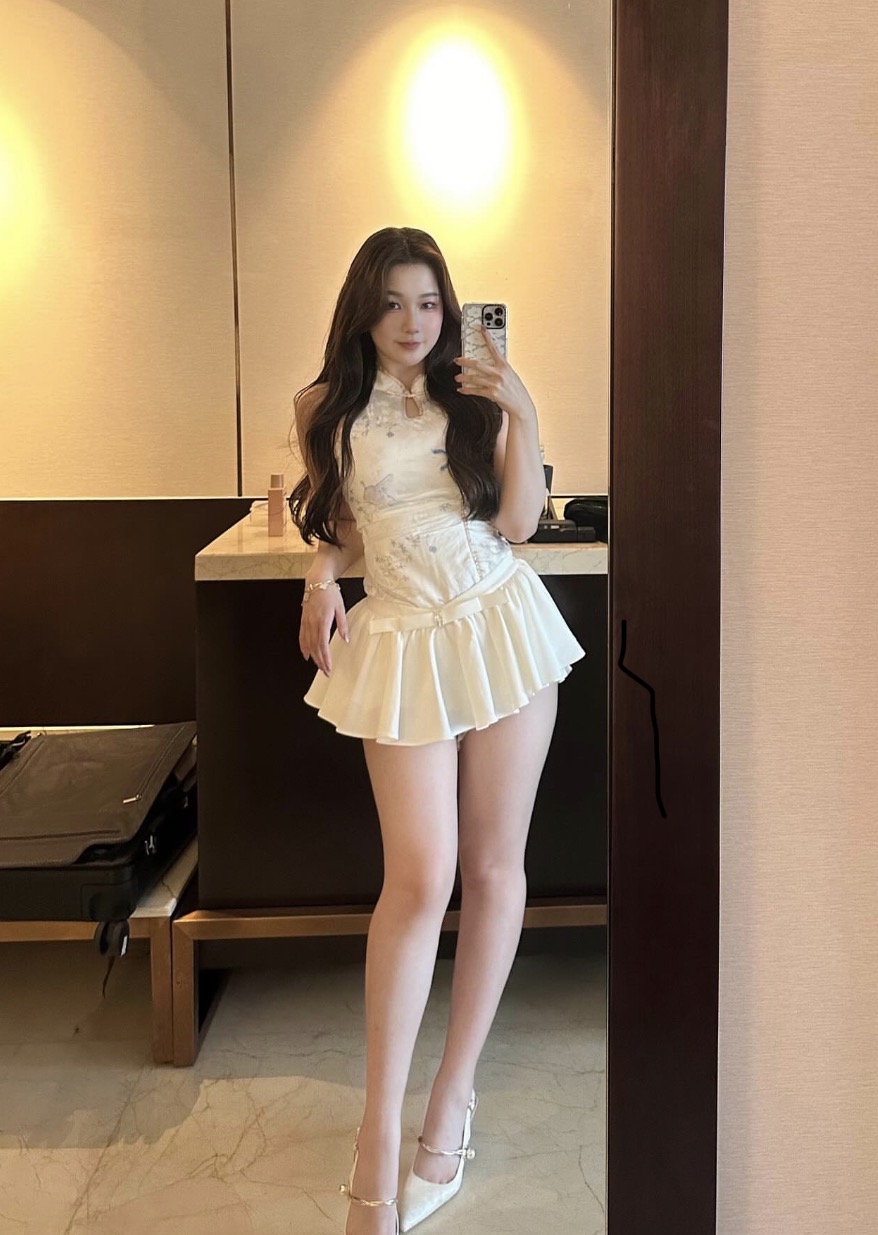 Camera Captures Stunning Hot Girl, Stealing the Spotlight in Co-streamer Corner at LCP 8 img0022 1758425799428379488521 1758439656886 17584396570891515269612
