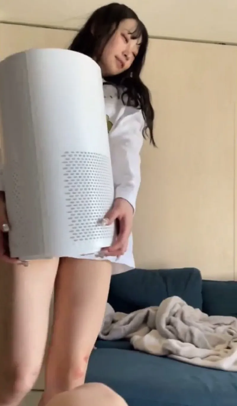 A Famous Hot Girl's Confusing Actions Leave Fans Shocked 3 photo 1757921290021 175792129040170639809 1757922258866 1757922259684128084378 1758164853737 17581648546051873916263