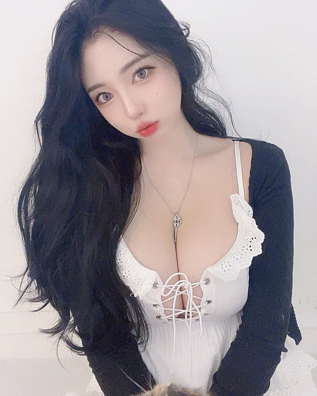 Dressed as a Maid, Female Streamer "Ignites" the Screen, Attracting Tens of Thousands of Views 5 photo 1758260430501 17582604307672030753842 1758262574590 1758262574825688893379 1758595910248 1758595910617413992291