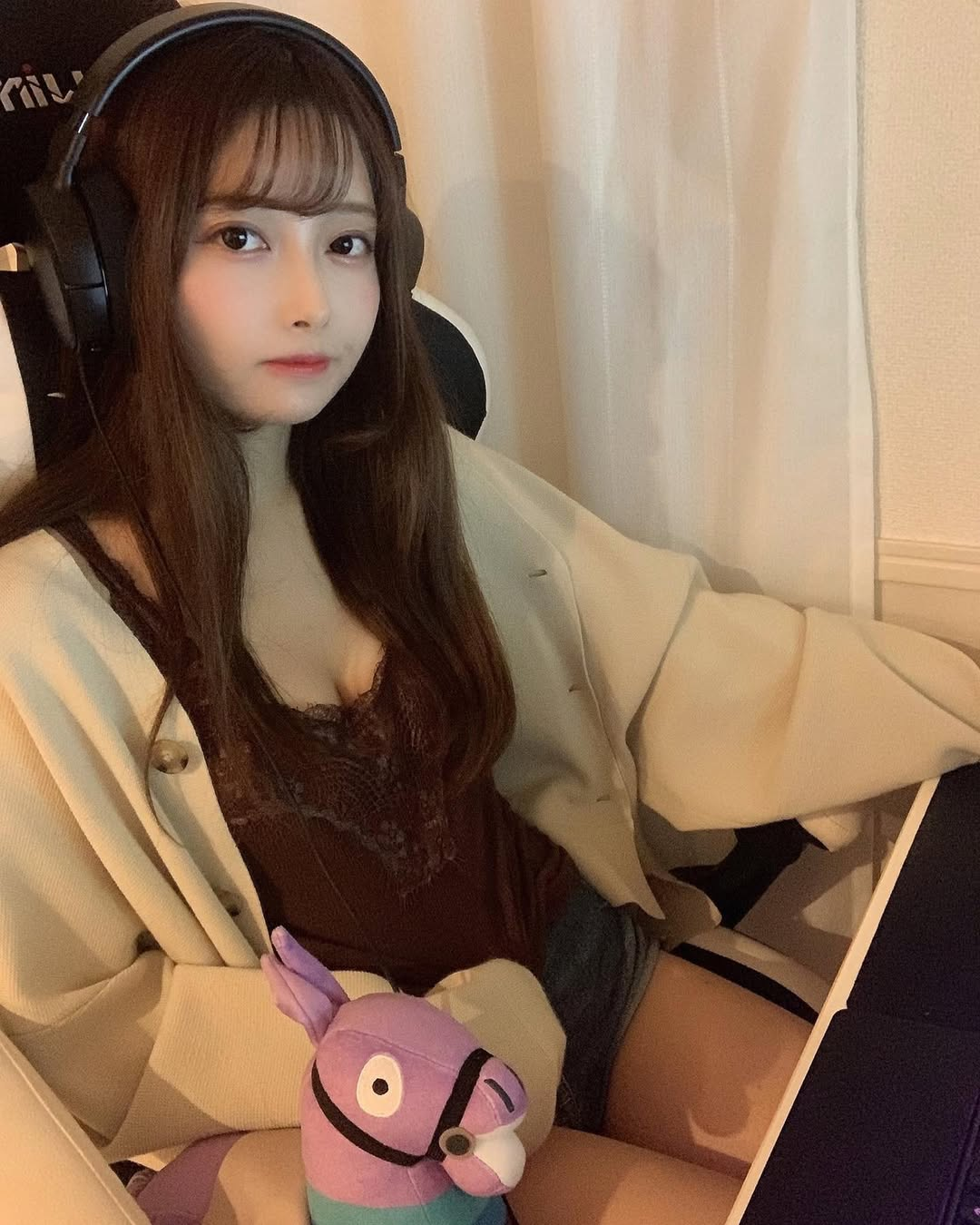 YouTuber Sparks Controversy While Gaming in an Onsen, Criticized for Attention-Seeking Stunts 2 photo 1758702648814 17587026490691043274974 1758703490878 17587034918901346429066 1758858638835 17588586392671184958865
