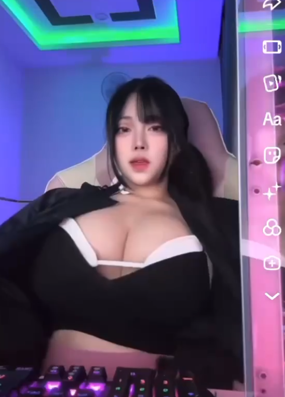 Finally, Pi Tiên Joins the Hot Trend but with Viewer Limits, a Unique Privilege Exclusively for Hardcore Fans! 4 screenshot 2025 09 05 120717 1757048909789239971280 1757122727621 17571227277401342565844