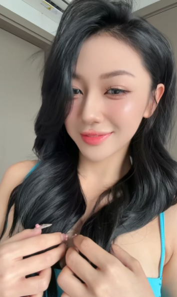 Just Cried on Live, Trần Hà Linh Quickly Returns to the Race, Publicly Asks for Top 1 2 screenshot 2025 09 12 104144 1757648534138488061587 1757652215796 17576522159651155794904