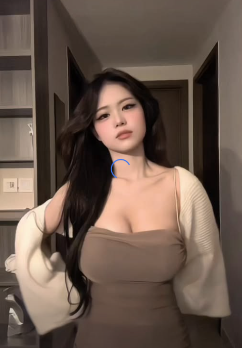 YuGi Kieu Oanh "On Fire" at LCP 2025, Male Fans Worry Opponent Team Needs Oxygen 11 screenshot 2025 09 22 093742 17585101430231860878106 1758515484775 17585154850901414004188