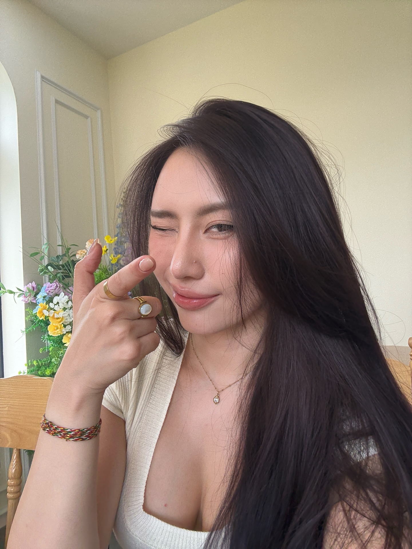 Lê Bống's Best Friend Showcases Stunning Visuals That Leave Netizens Stunned by Challenging AI 1 558712545185315384530550863321460212890395288n 1759724044366569609089 1759732649845 1759732650138741844073