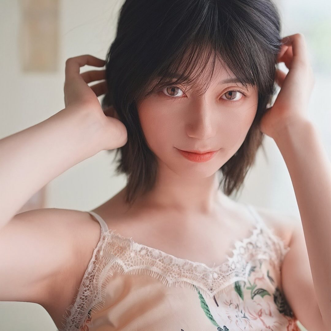 Being Overly Friendly with Fans, the "Once in a Thousand Years" Hot Girl Scores Unexpected Points, Follows Surge Rapidly 5 photo 1751527796711 1751527796918892125157 1751861173892 1751861173958207473991 1751865791043 1751865791169788464617