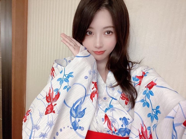 Hot Girl Strikes Fame with Half-Covered Outfit Photos 3 photo 1758689517253 17586895177641027185022 1758690020031 1758690020302361855778 1759199298484 175919929875754682414
