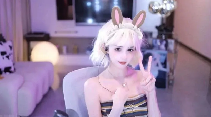 Beautiful female streamer struggles with pressure to marry, suitor earns only "7 million" 1 photo 1759730258664 17597302588772095104134 1759730388435 17597303888721422235997 1759748204062 17597482042361263027334