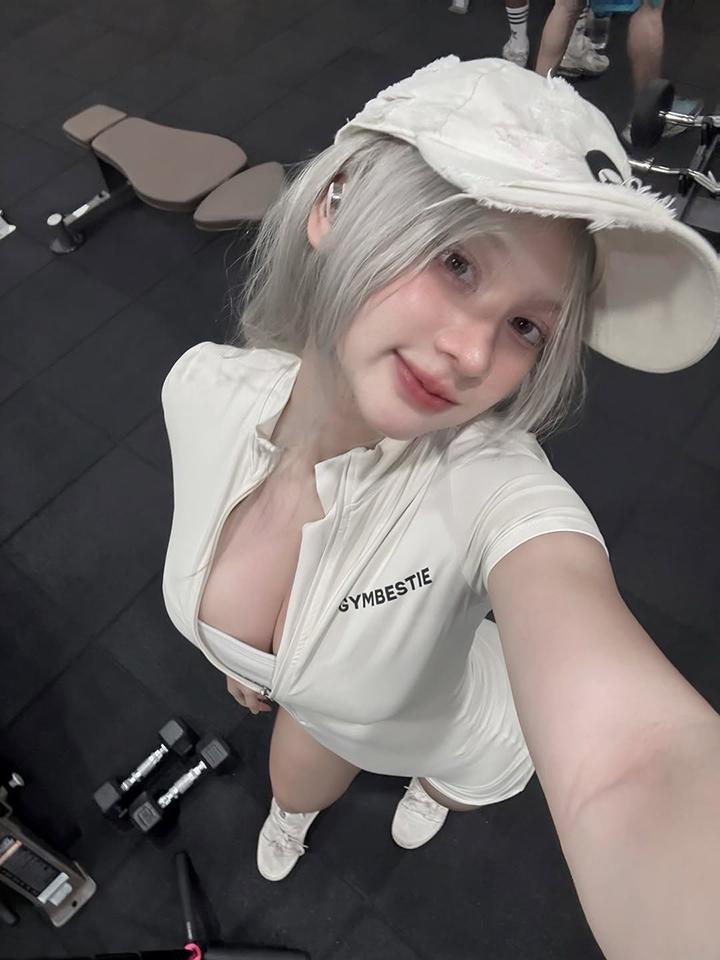 Jelly - The "Gym Boss" Captivating Fans with Her Explosive Beauty and Stunning Body 7 photo 1760441206748 17604412076001616088418 1760447932688 17604479328921323669520