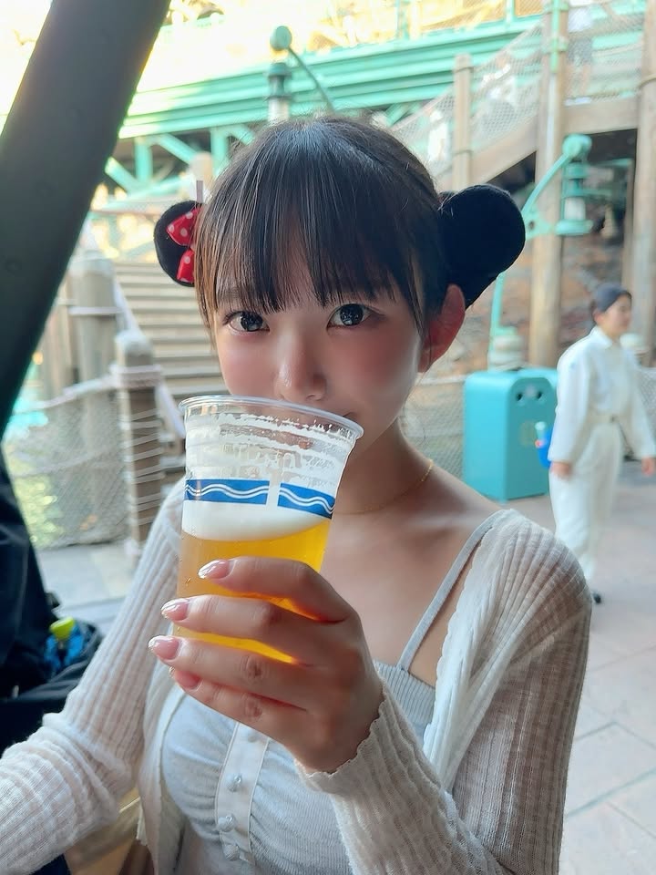 Idol Complains at 30 Years Old, But Her "Baby" Face Gets Her Photos Reported 4 photo 1760603843235 17606038434891455155666 1761646471289 17616464715371304521176
