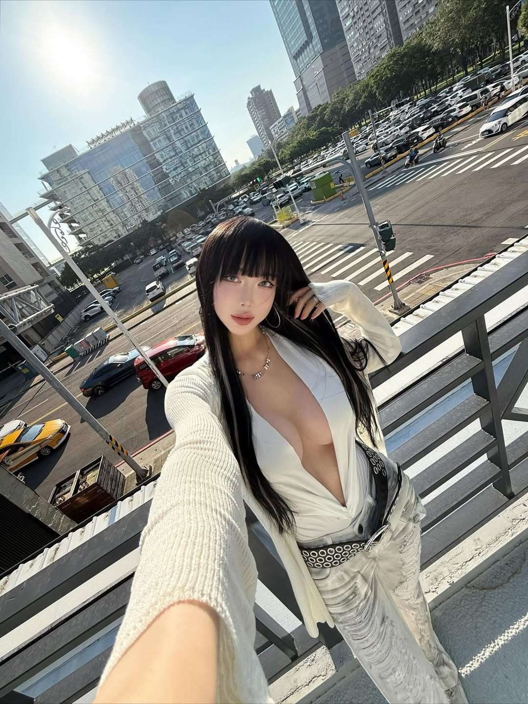 The Female DJ Who Leaves Fans Speechless Every Time She Appears 1 photo 1760678458379 1760678458997379950966 1760706755544 1760706755730529739164