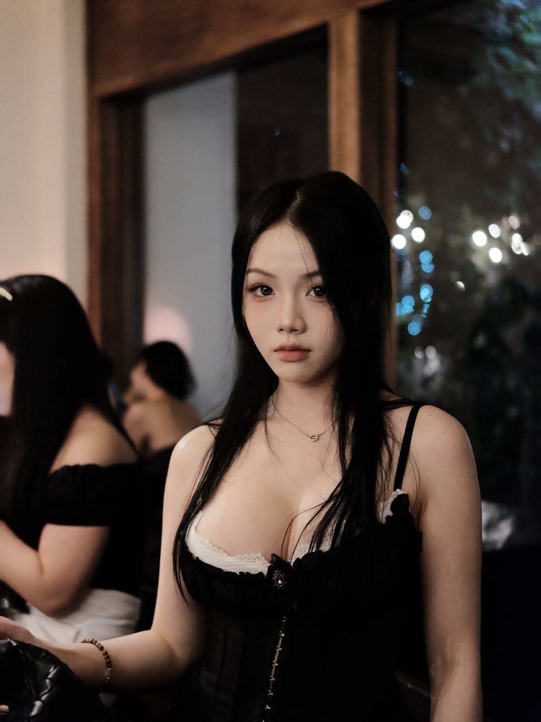 Hot girl "accidentally gave a glance" but made countless fans lose sleep with her stunning beauty 5 photo 1761273870311 17612738705851651196902 1761387565453 17613875656561055653975