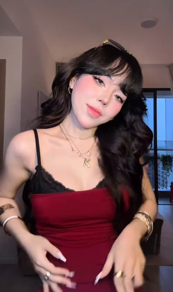 Doubling the 'Visuals': Xuân Ca Confidently Stands Alongside Bảo Khuyên, How Stunning are the TikTok Sisters? 6 screenshot 2025 09 29 205551 17591549266221926389119 1759393833104 1759393833402368235684