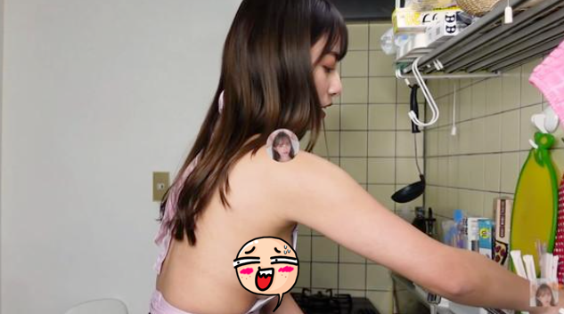 Dressing Provocatively on Stream, Female YouTuber Faces Backlash, Netizens Accuse Her of "Clickbait" 3 screenshot76 1758603079220464569097 1759896683983 1759896684291462752560